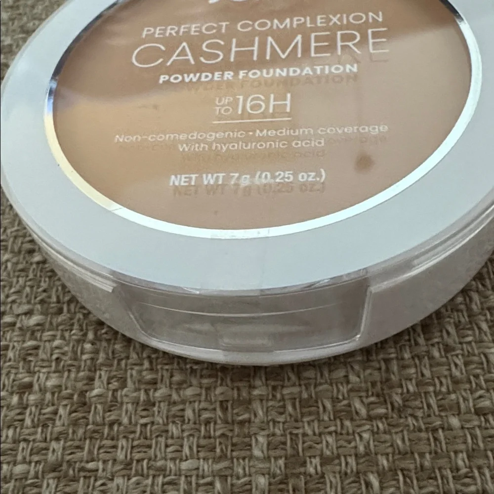 LC040 JOAH Perfect Complexion Cashmere Powder Foundation -‎ Light Cool
